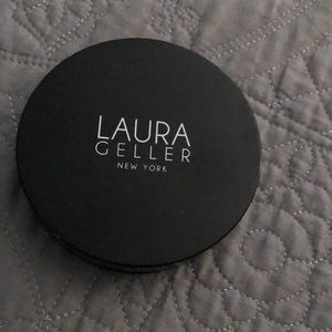 Laura Geller deluxe bronzer in Medium